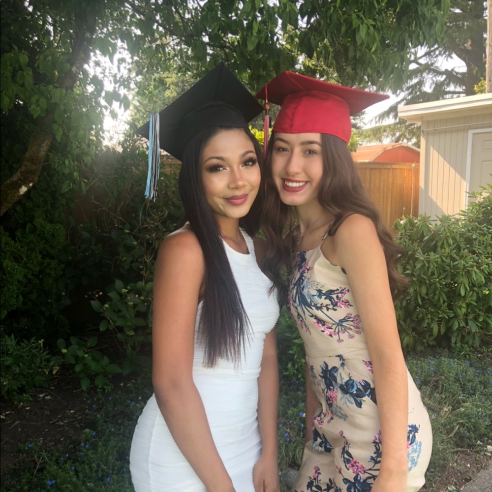 Meet your Posher, Leora